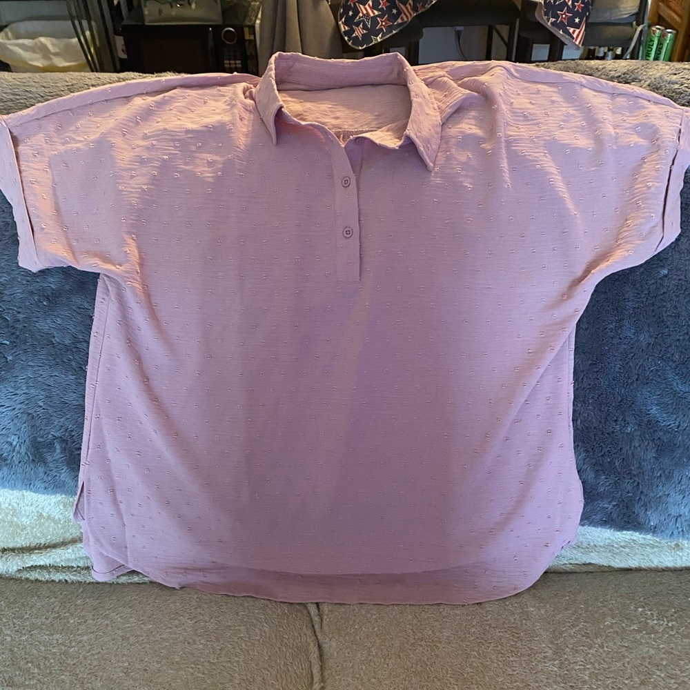 Pretty pink tunic.  V neck short sleeve collard shirt.  Size 2X.